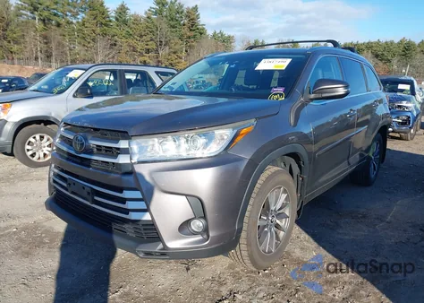 2018 Toyota Highlander Xle from USA, damaged, VIN 5TDJZRFH1JS902988